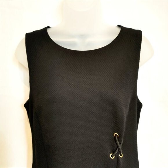 Carmen Marc Valvo Black Sheath Dress 8 Textured Knit Grommet Laced Knee-Length - Picture 5 of 11